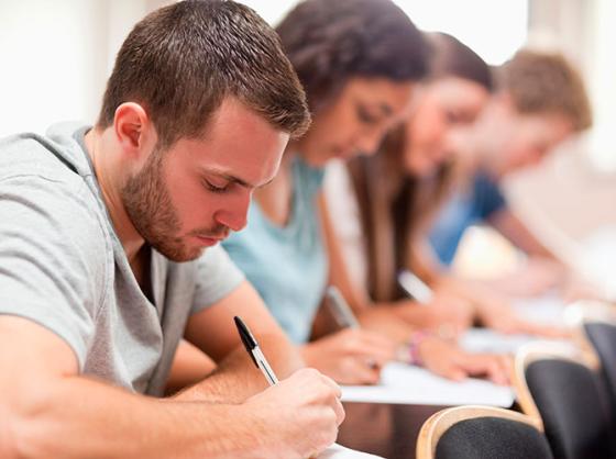 Examen para el título de traductor jurado